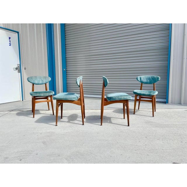 Mid-Century Modern 1960s Mid Century Walnut Wingback Dining Chairs - Set of 6 For Sale - Image 3 of 13