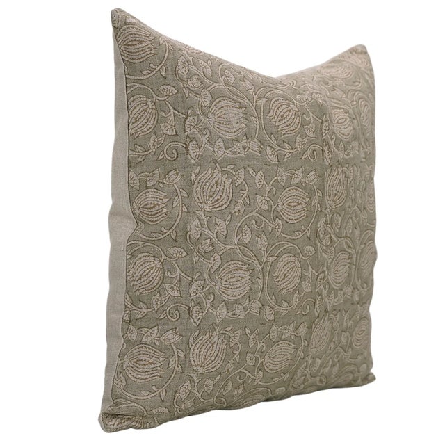Make a bold statement with our 6Kamal throw pillows, crafted from Pure linen for exceptional luxury and durability....