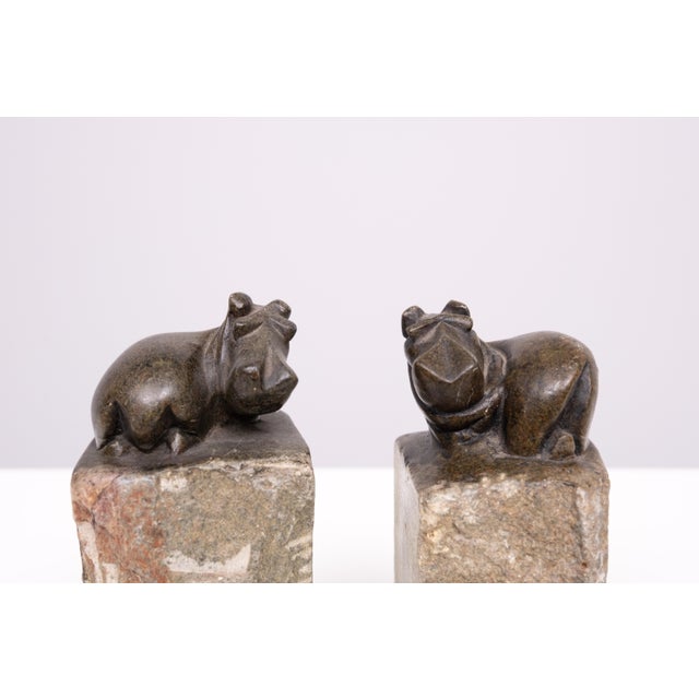 Hippo Bookends in Hand-Carved Granite, Finland, 1980s, Set of 2 For Sale - Image 3 of 12