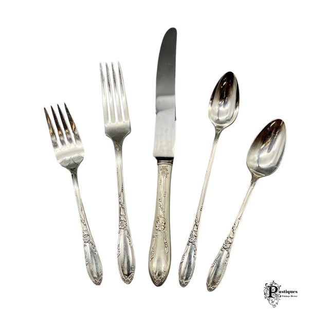 Vintage Oneida Heirloom Plate Virginian Pattern Silverplate Flatware - Set of 41 For Sale - Image 11 of 11