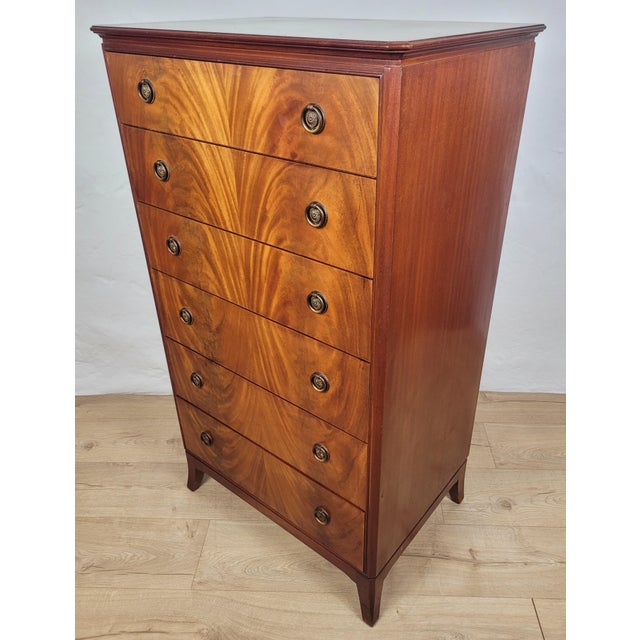 Mid-Century English Chest of Drawers in Mahogany, 1960s For Sale - Image 4 of 18