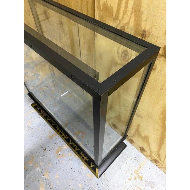 Early 20th Century 1920s Art Deco Chinese Motif Display Case, From Cartier Nyc Showroom For Sale - Image 5 of 8