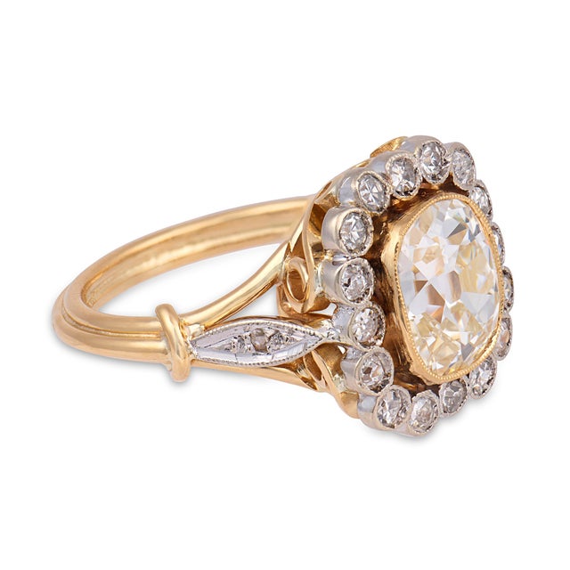 1910s French Belle Époque Gia 2.02 Carat Old Mine Cut Diamond Cluster Ring, Size 5.5 For Sale - Image 4 of 7