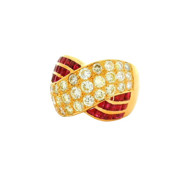 Contemporary Diamond Ruby 18k Yellow Gold Crossing Ring, Size 7 For Sale - Image 3 of 6