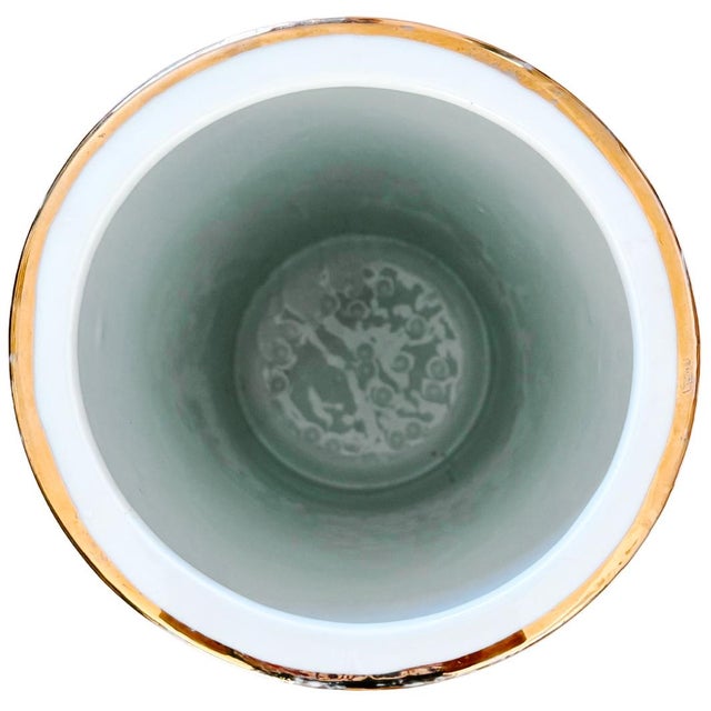 Late 20th Century Vintage Hand-Painted Chinoiserie Rose Medallion Porcelain Umbrella Stand For Sale - Image 5 of 7