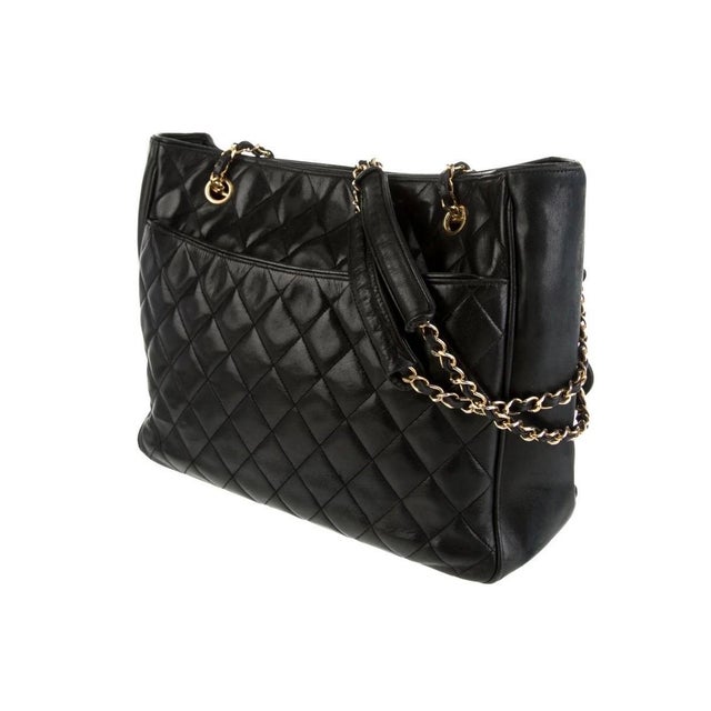 Black Chanel Quilted Black Caviar Skin Shoulder Bag / Tote, Golden Chain & Hardware For Sale - Image 8 of 18