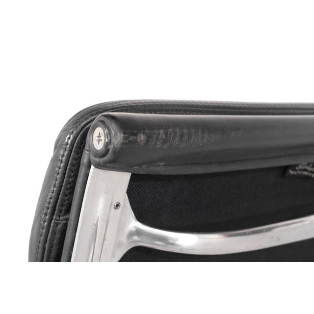 Soft Pad Chair Ea 207 Charles Ray Eames, United States, 1969. By Charles and Ray Eames for Vitra, 1990s For Sale - Image 9 of 16