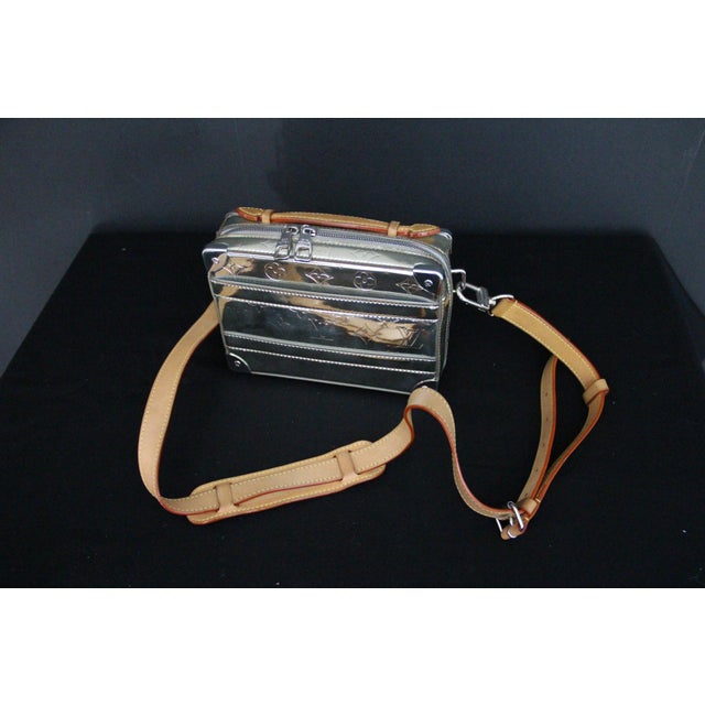 Small Louis Vuitton Silver Mirror Bag by Virgil Abloh, Limited Edition from 2021 For Sale - Image 13 of 15