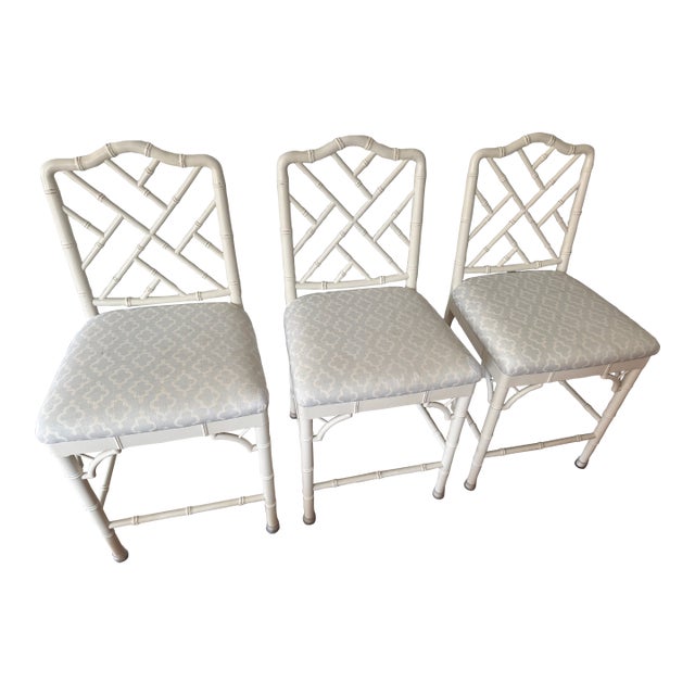 Attributed Ballard Dayna Faux Bamboo Chinese Chippendale Stools, Set of 3 For Sale