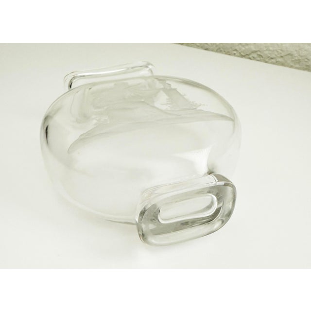 1880s Baccarat Crystal Vase With Neoclassic Intaglio Design For Sale - Image 9 of 10