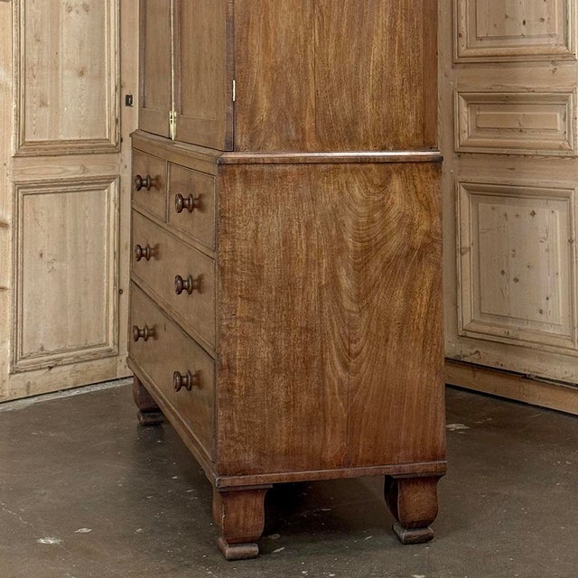 19th Century English Figured Walnut Linen Press ~ Wardrobe For Sale - Image 14 of 18