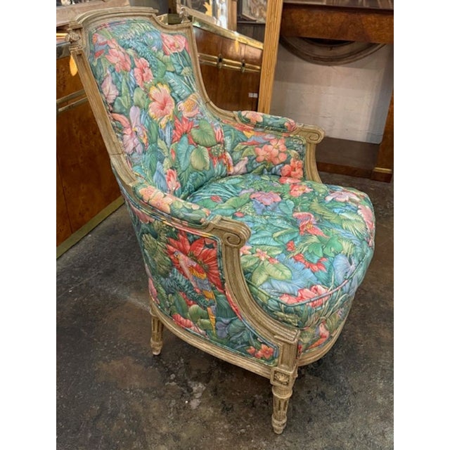 French 19th Century Louis XVI Painted Bergere With Palm Beach Fabric For Sale - Image 3 of 6