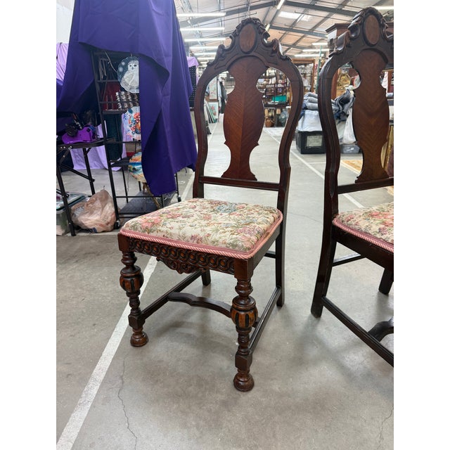 Wood 1920s Queen Ann Style Hand Carved European English Tudor Style Dining Side Chair Pair For Sale - Image 7 of 10