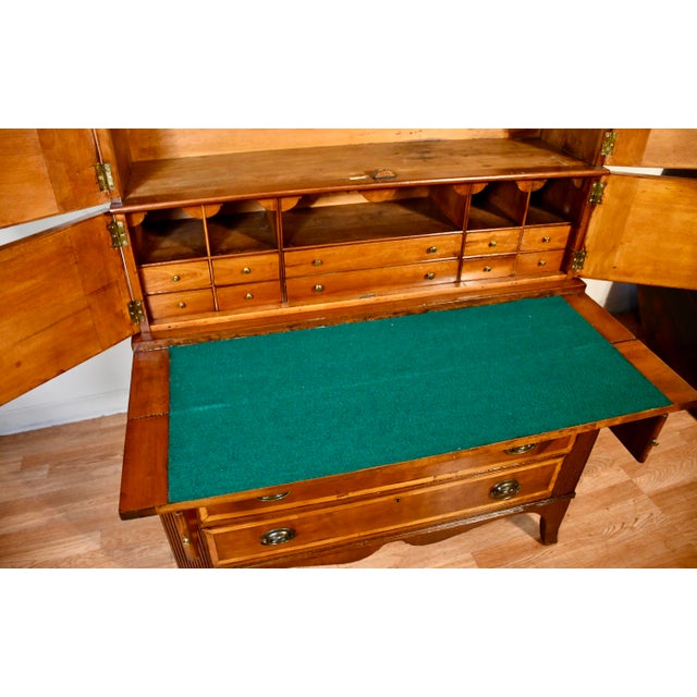 19th American Federal Mable Wood Secretary Desk With Bookcase Top c.1870 For Sale - Image 17 of 18
