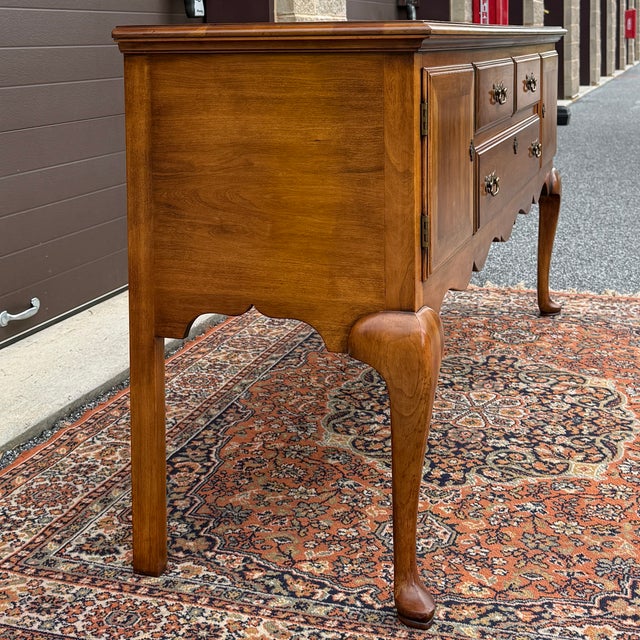 Vintage Statton Queen Anne Solid Cherry 3 Drawer Locking Sideboard or Buffet For Sale In Philadelphia - Image 6 of 17