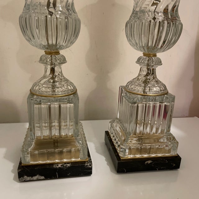 Baccarat Pair of Crystal Urns on Marble Bases in the Style of Baccarat For Sale - Image 4 of 5
