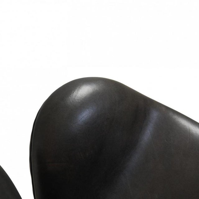 Swan Sofa in Black Grace Leather by Arne Jacobsen, 2019 For Sale - Image 12 of 18