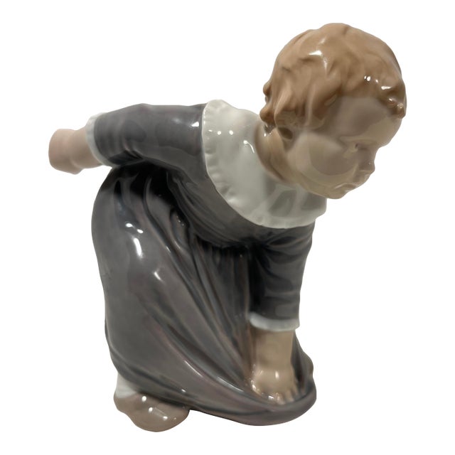 Bing & Grondahl Vintage Porcelain Figurine #1995 Girl in Dress Mint Condition! For Sale