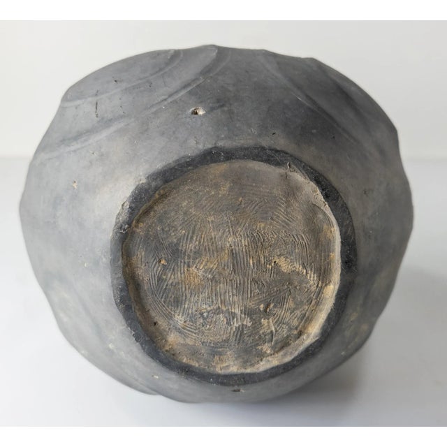 Han Dynasty Chinese Sichuan Black Glazed Amphora Vase For Sale - Image 10 of 12
