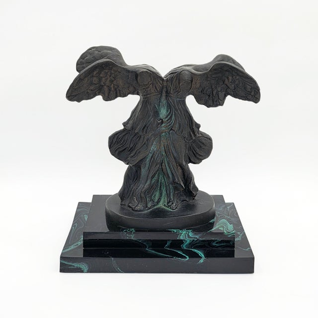 Salvador Dalí 1960s Salvador Dalí Two Nikes Resin Sculpture on Marble Base For Sale - Image 4 of 11