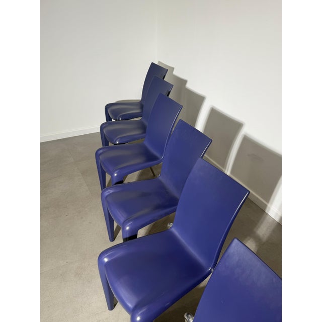 An eye-catching set of six Louis 20 dining chairs designed by Philippe Starck for Vitra. First introduced in the late...