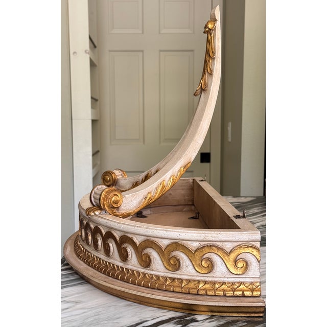 Dorothy Draper Hollywood Regency Dorothy Draper Style Large Scale Wall Mounted Shelf For Sale - Image 4 of 18
