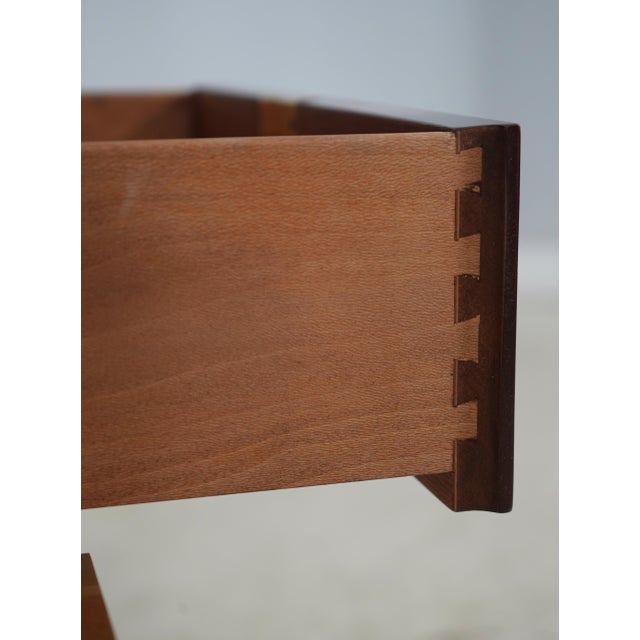 Kindel Neoclassical Mahogany Winterthur End Table For Sale In Philadelphia - Image 6 of 18