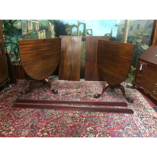 1990s Vintage Colonial Style Dining Table, Two Leaves For Sale - Image 5 of 16