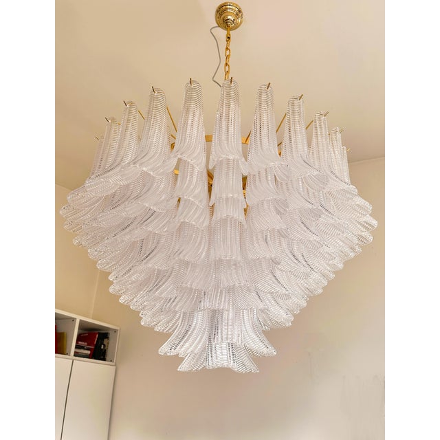 Contemporary Diamanted “Selle-Petali” Murano Glass Chandelier by Simoeng For Sale - Image 6 of 9