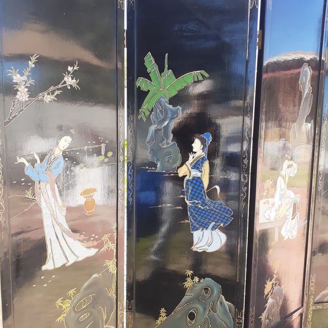 Late 20th Century Vintage Chinese Black Lacquer 4-Panel Folding Screen, Hand-Painted Chinoiserie Room Divider For Sale - Image 5 of 10