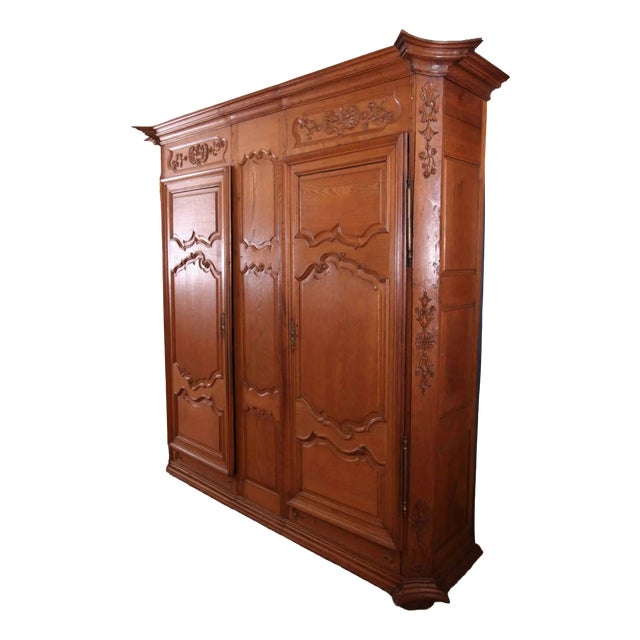Large Baroque Cabinet with Carvings, 1770 For Sale