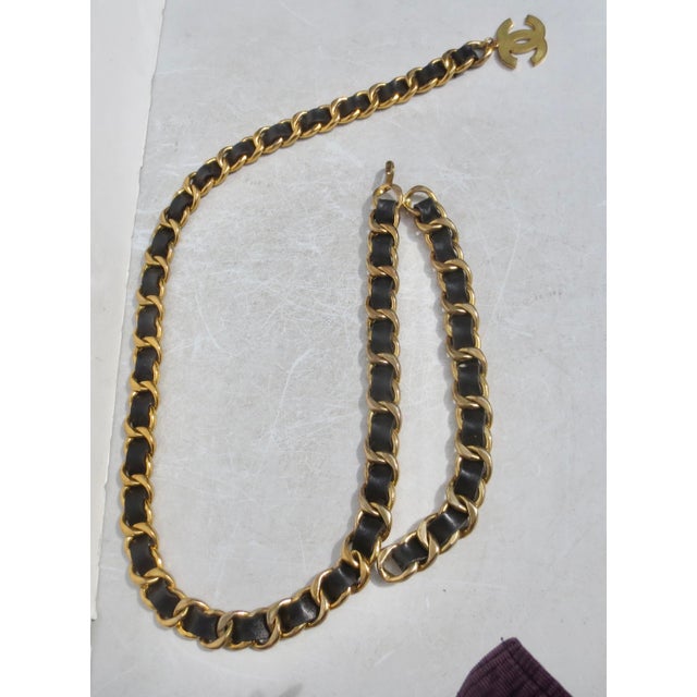 Black Chanel Leather and Chain Belt Circa 1993 For Sale - Image 8 of 10