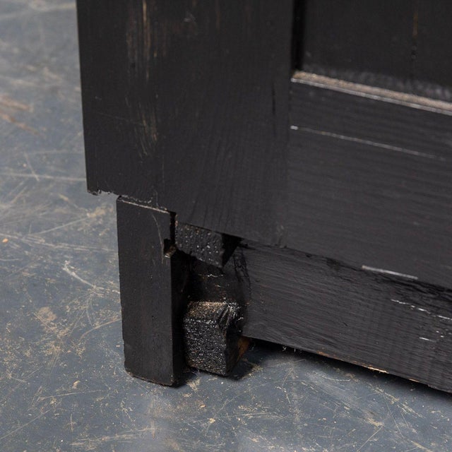 20th Century Italian Ebonised Chest of Drawers with Display Top, 1930s For Sale - Image 3 of 18