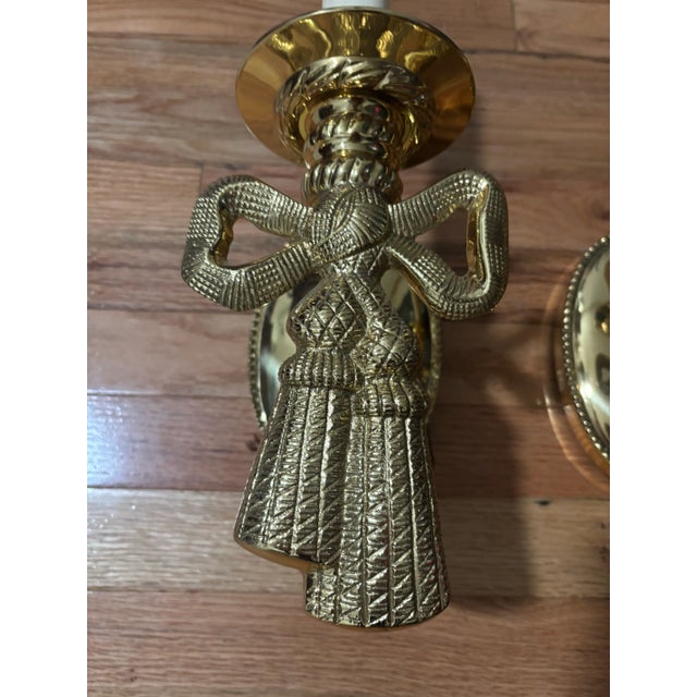 French Vintage Lou Campbell Hollywood Regency Brass Bow & Tassel Wall Sconces | French Neoclassical Lighting, a Pair For Sale - Image 3 of 12