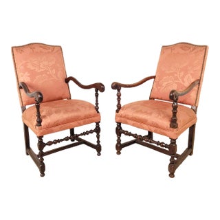 Pair of Similar Baroque Upholstered Armchairs in Walnut, France or Italy, Early 18th Century For Sale