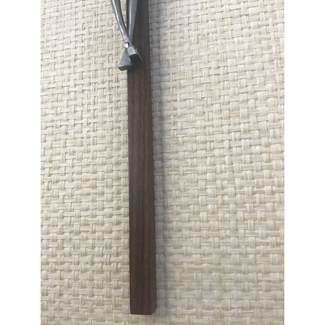 Mid Century Modern Crucifix in Teak and Silver Tone Metal, Italy For Sale - Image 6 of 8