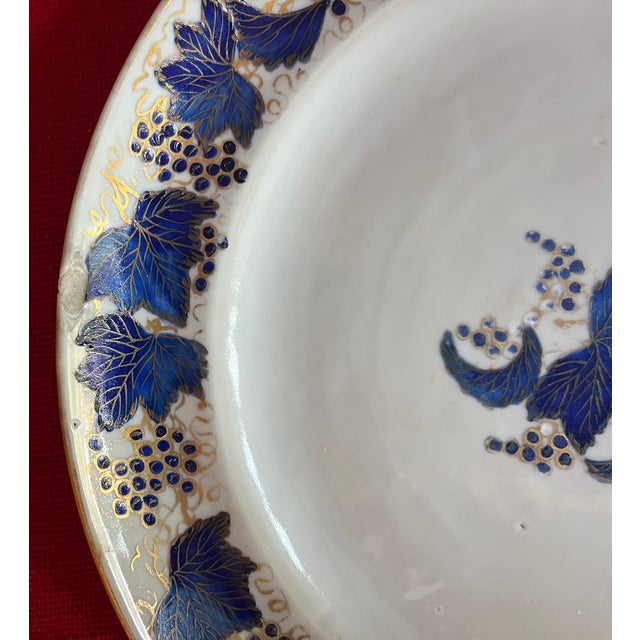 Antique Early 19th Century Chinese Export Blue and White Porcelain Dinner Plates With Grape Leaf Border - Set of 6 For Sale - Image 13 of 17
