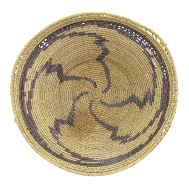 Apache Native American Whirling Bolt Zig Zag Coiled Basket Bowl 8 1/2" For Sale