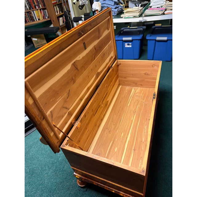 Antique/Vintage Cavelier Cedar Chest for Blankets, Linens, Pillows, Toys, 1930s For Sale - Image 17 of 17