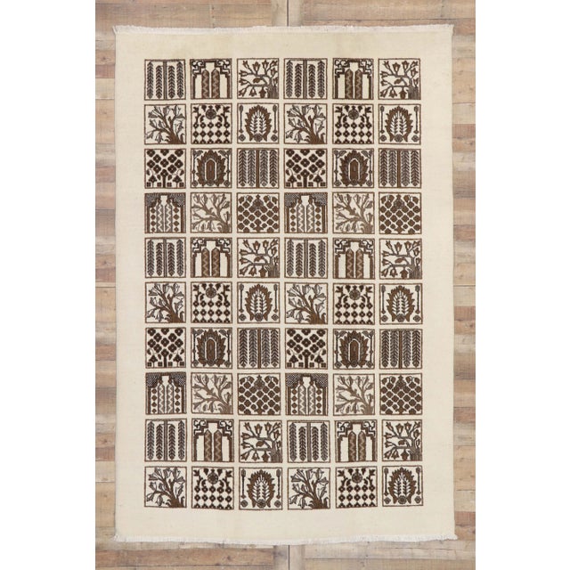 Beige Vintage Persian Bakhtiari Rug - 06'09 X 10'01 For Sale - Image 8 of 8