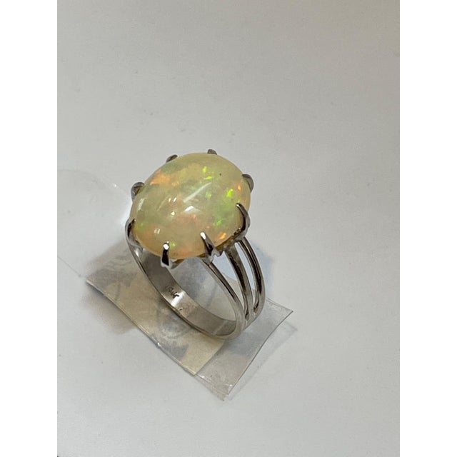 Op Art 8 Carat Oval Shape Opal Cocktail Ring 14 Karat White Gold, Estate, Size 9 For Sale - Image 3 of 18