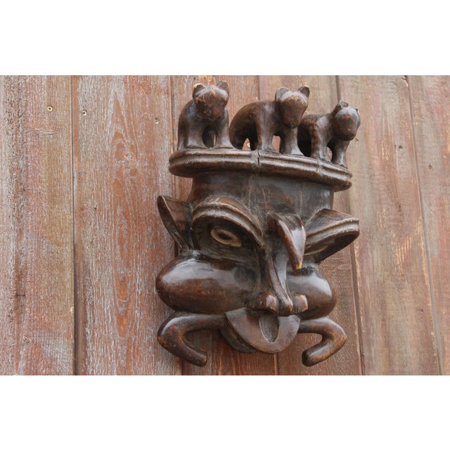 1940s African Bamileke Ethnic Mask For Sale In Los Angeles - Image 6 of 8
