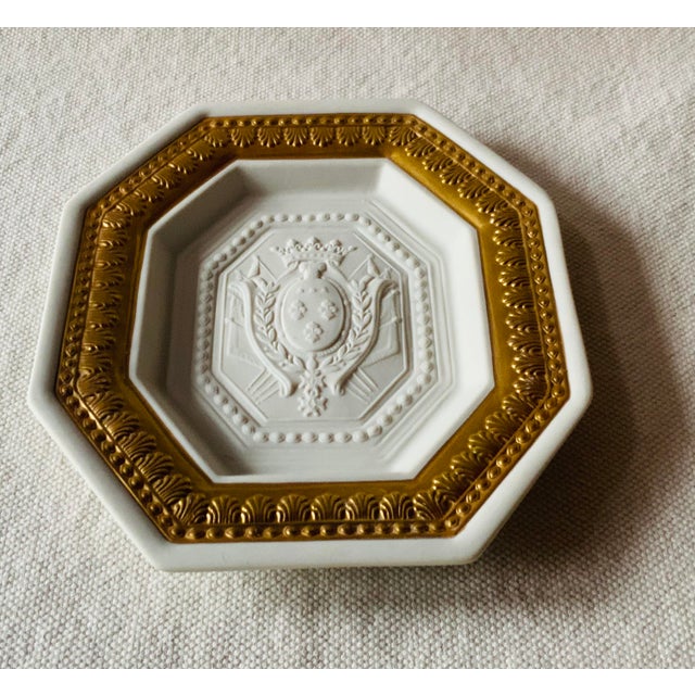 Grand Tour Italian Bisque Porcelain Grand Tour Style Plaque With Gold Border | Italy, Mid-20th C. For Sale - Image 3 of 13