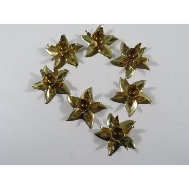 Gold Vintage Flower-Shaped Candleholders in Shiny Heavy Brass, 1970s, Set of 7 For Sale - Image 8 of 10