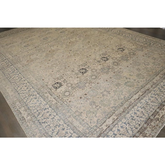 Large Persian Tabriz Carpet rug no. j4870 For Sale - Image 4 of 10