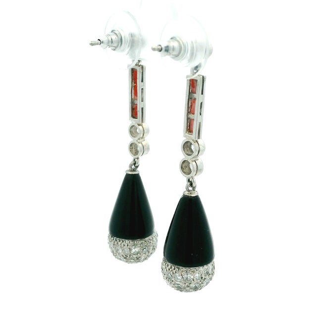 1990s 1990s Pair of French Art Deco Revival Platinum Diamond Coral Onyx Drop Earrings For Sale - Image 5 of 12