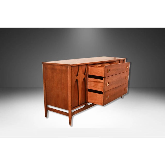 Mid-Century Modern 1960s Mid-Century Modern Broyhill Brasilia Credenza Dresser For Sale - Image 3 of 12