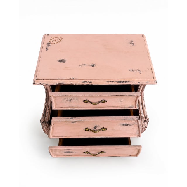 Wood Hand-Painted French Provincial Style Blush Pink Distressed Chest / Nightstand – 3 Drawers Category: For Sale - Image 7 of 9