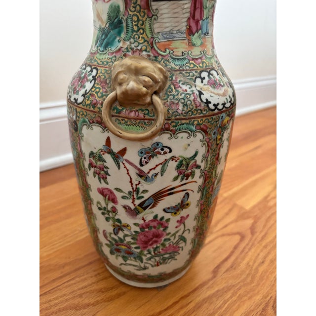 Late 19th Century 19th Century Chinese Export Rose Medallion Porcelain Vase For Sale - Image 5 of 9