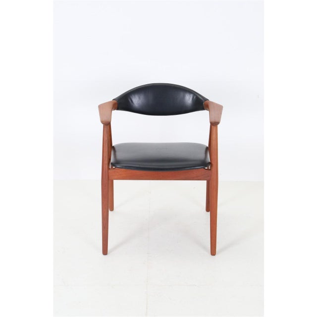 Mid-Century Modern Teak Armchair with Black Leather attributed to Svend Aage Eriksen for Glostrup, 1960s For Sale - Image 3 of 17
